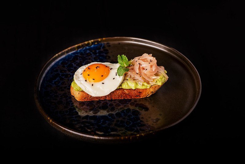 huevo y aguacate