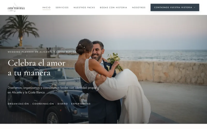 An&eacute;mona Weddings en ordenador