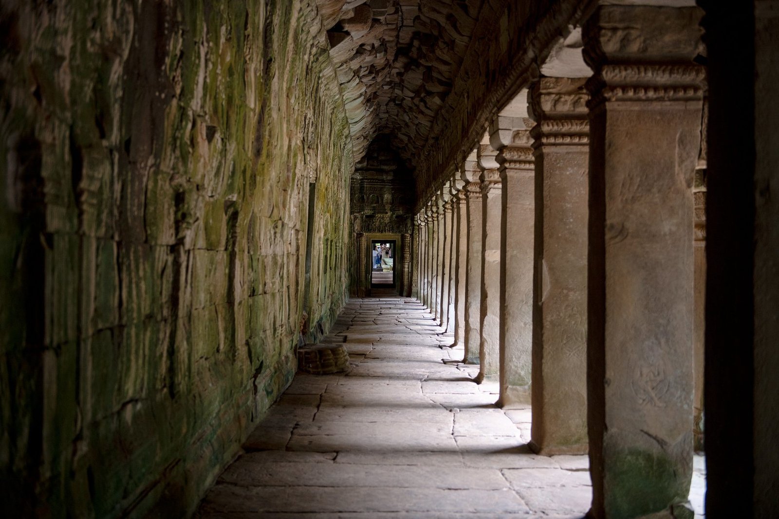 Discovering Angkor — Producto y Editorial 7